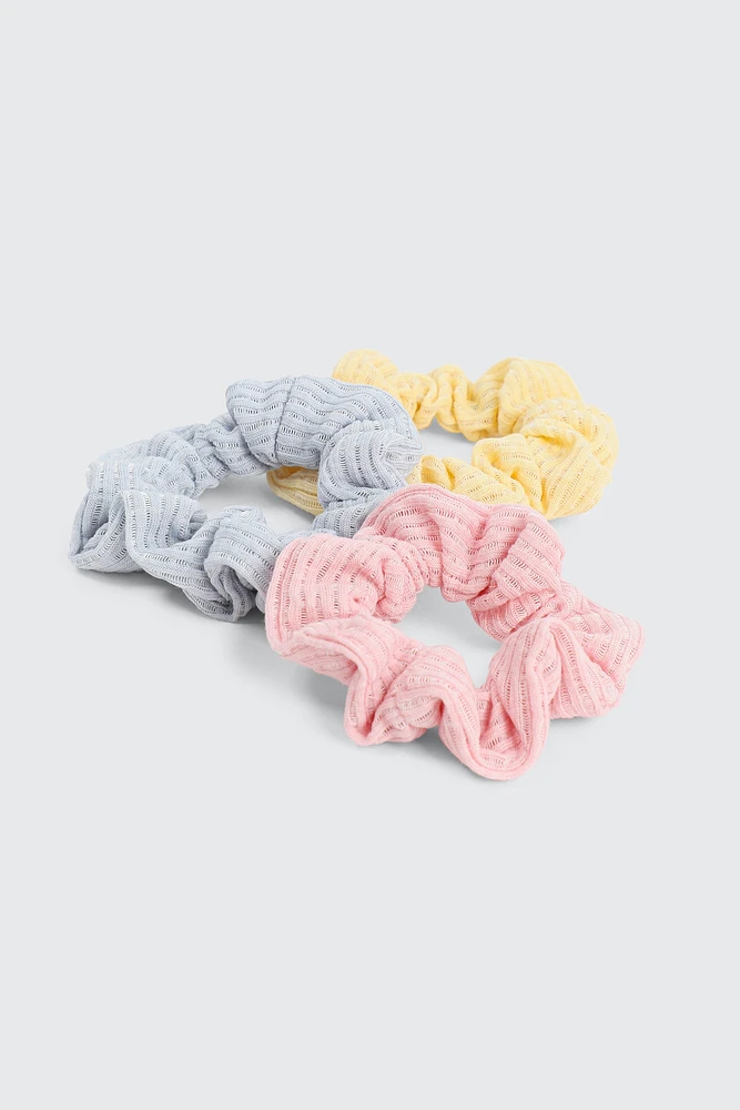Ardene 3-Pack Ribbed Scrunchies in Light Pink