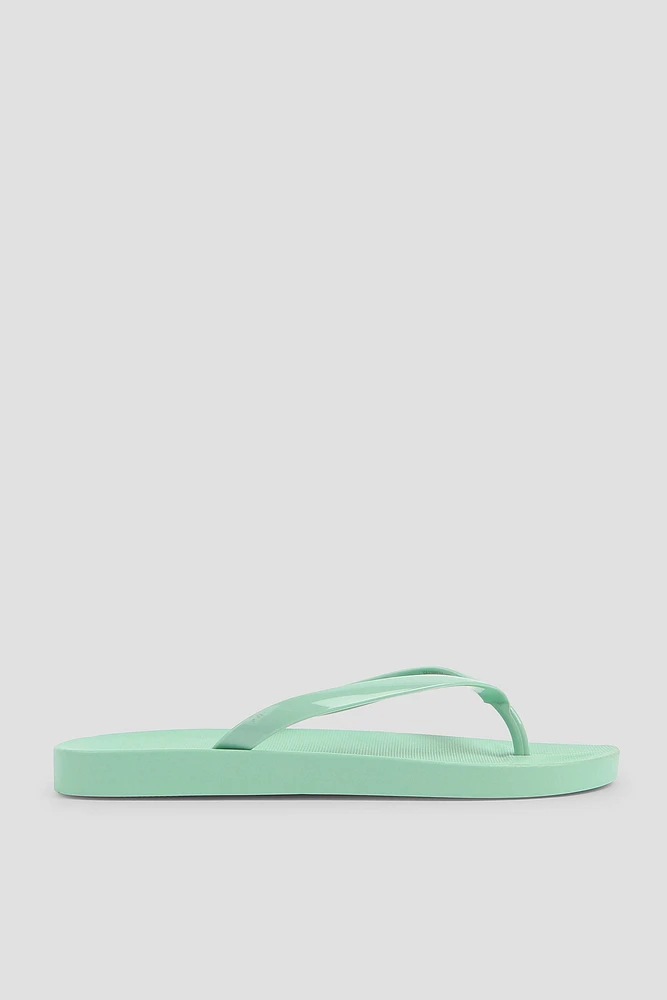 Ardene Solid Flip-Flops Sandals in Light | Size
