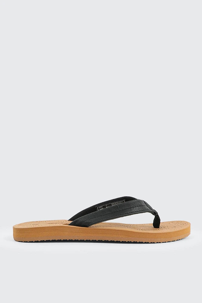 Ardene Flip-Flops with Embossed Sole Sandals in Black | Size