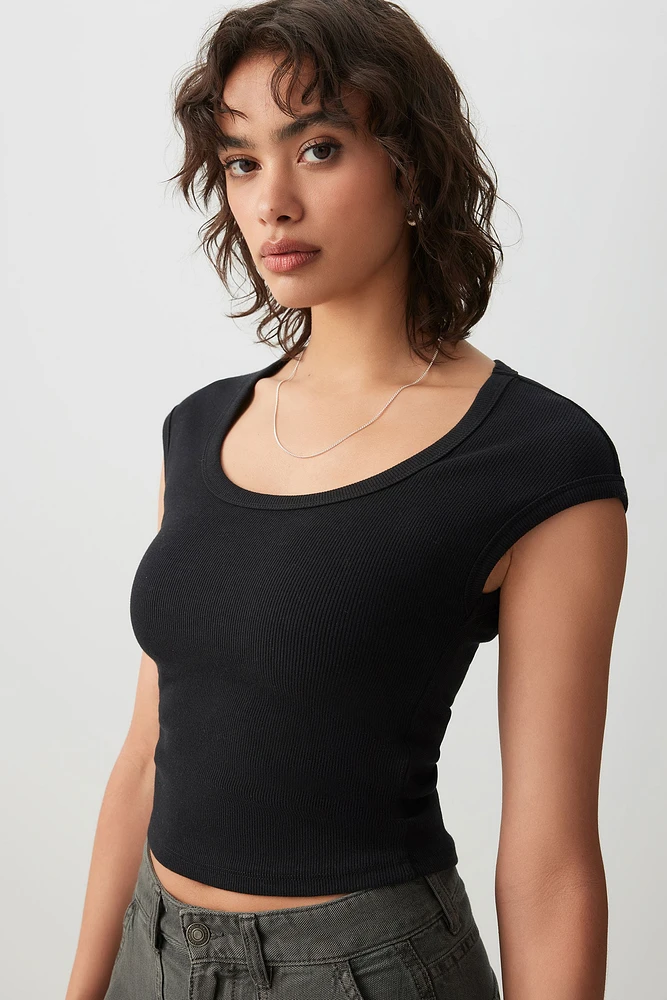 Ardene Scoop Neck Crop T-Shirt in Black | Size | Cotton/Elastane