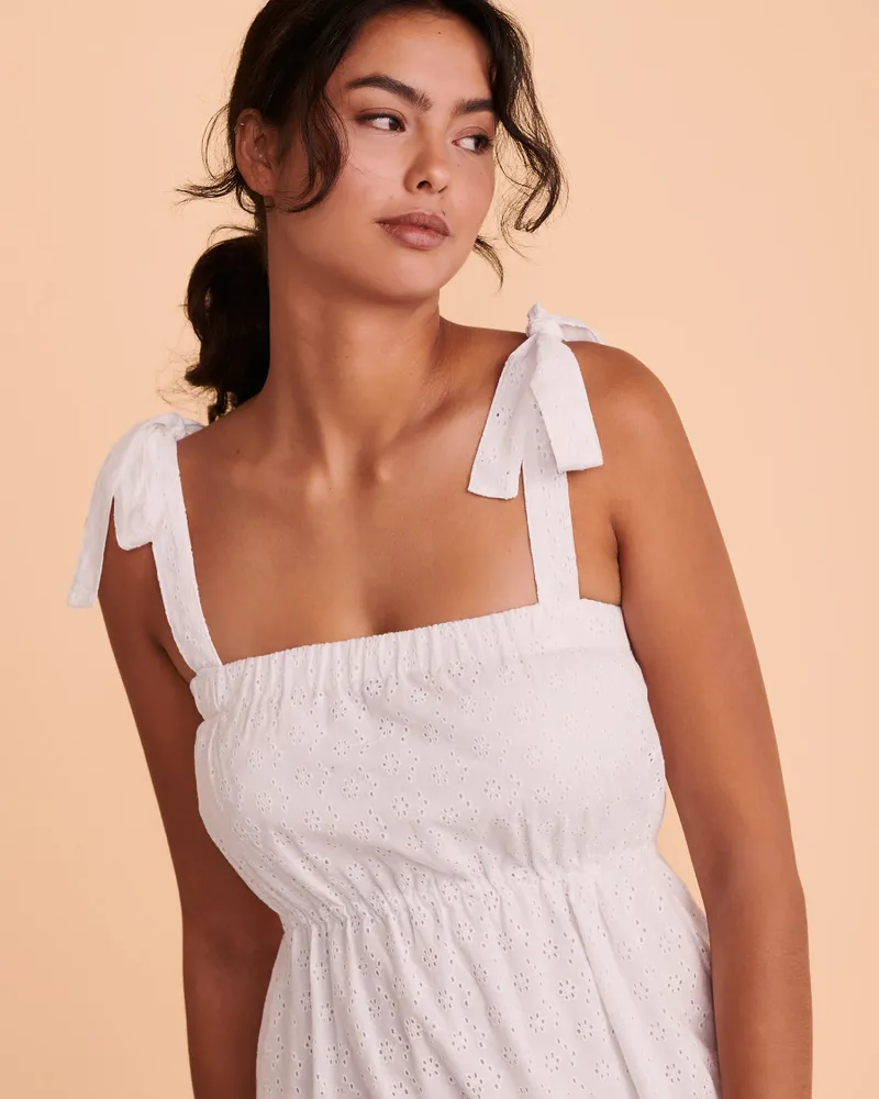 Robe nouée à l'épaule œillet