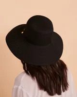 Chapeau avec chaîne
