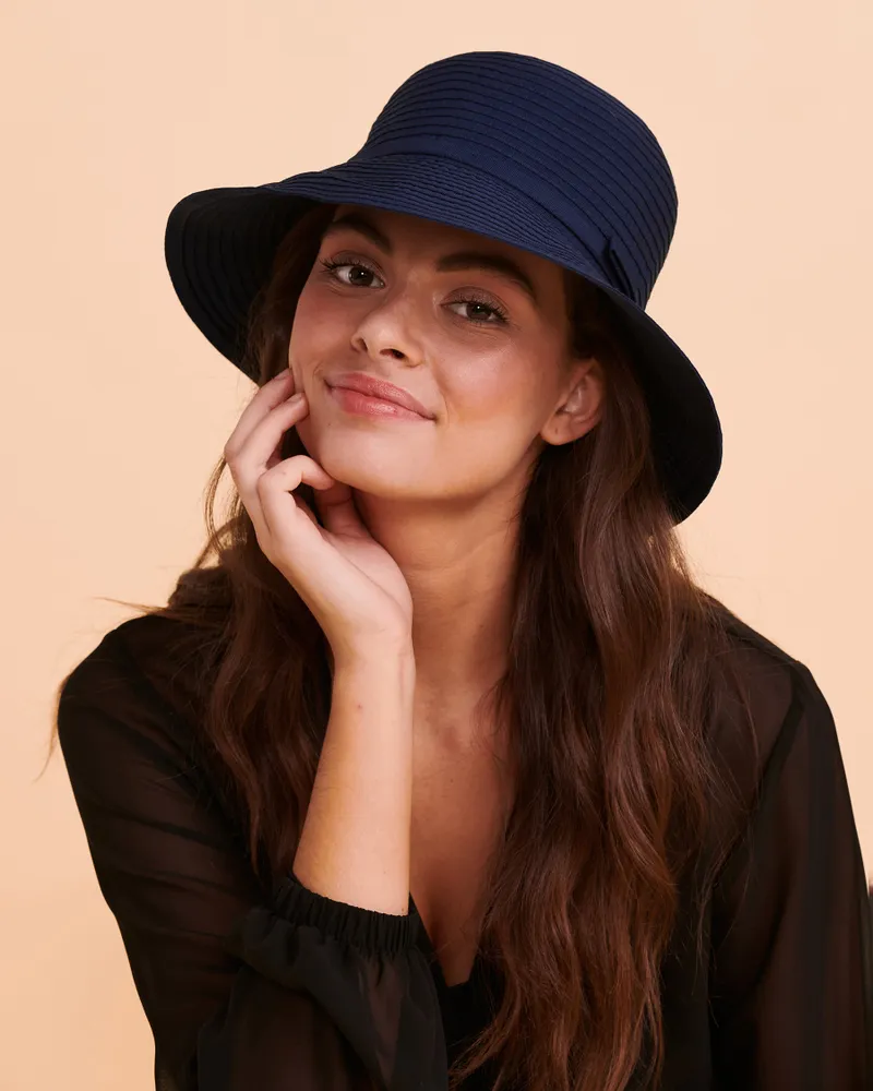 Chapeau cloche à ruban