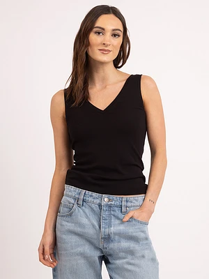 leela double v neck tank