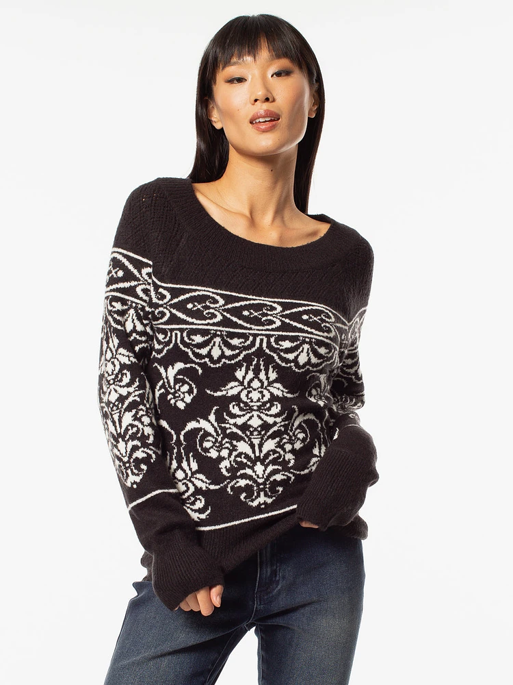 Cropped semi-fitted pullover sweater