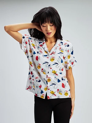 Short-sleeve semi-fitted blouse with buttons