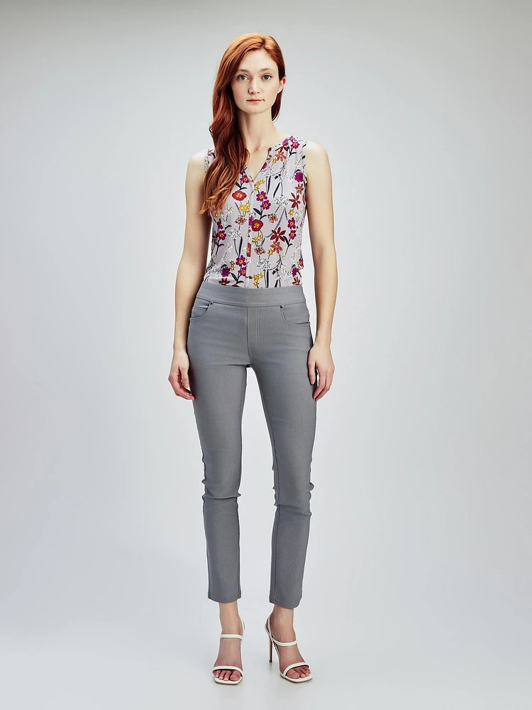 Skinny fitted pull-on pant
