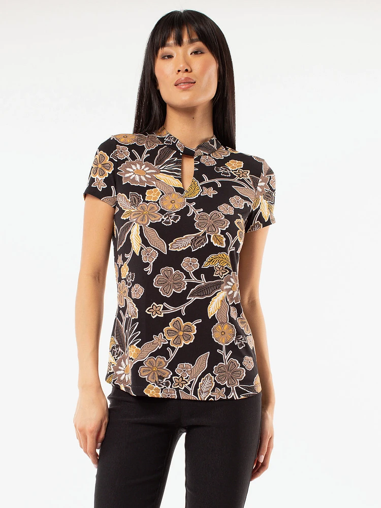 Short-sleeve semi-fitted t-shirt