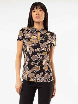 Short-sleeve semi-fitted t-shirt