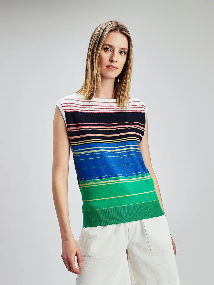 Short-sleeve semi-fitted pullover sweater