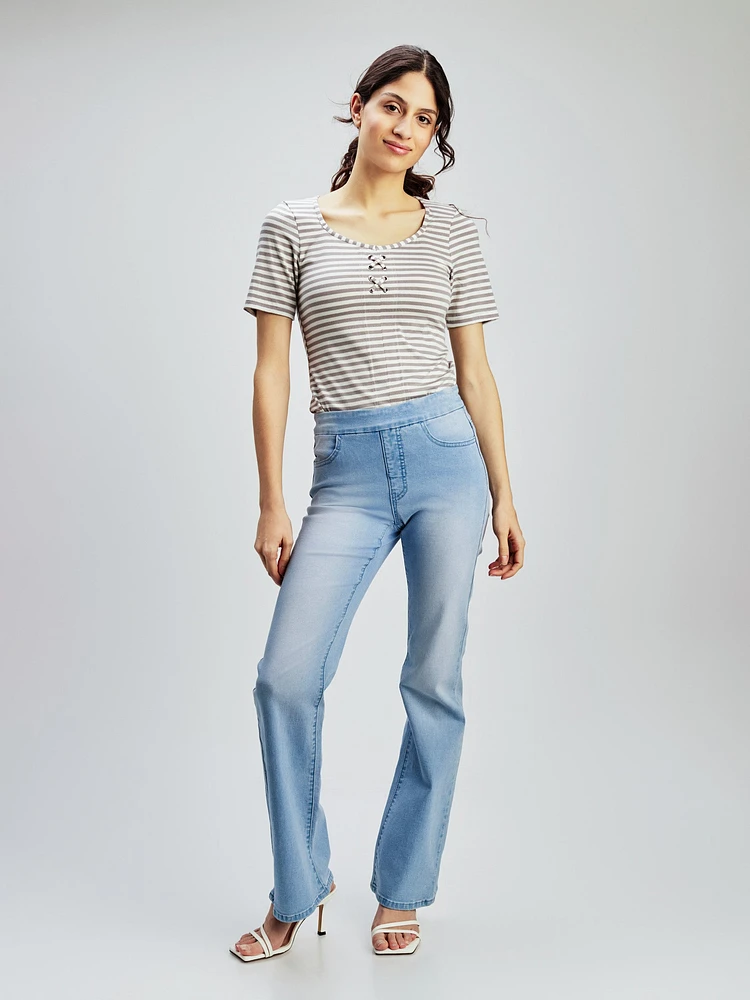Straight fitted pull-on jean