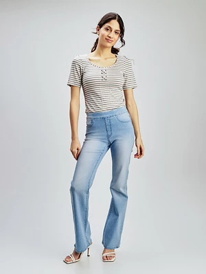 Straight fitted pull-on jean
