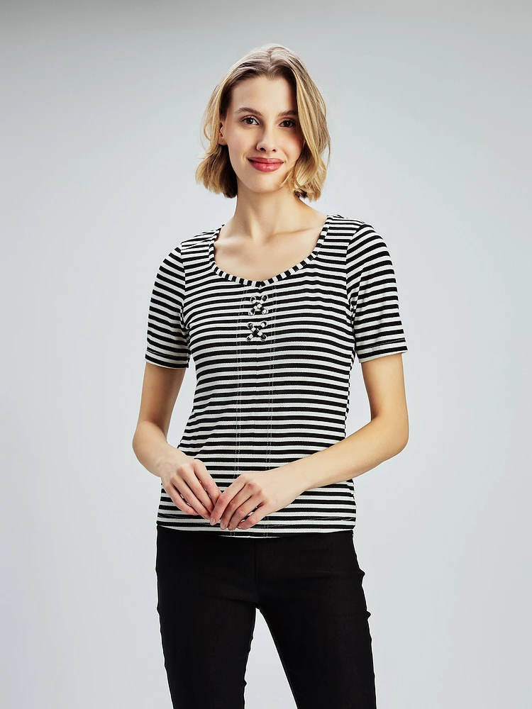 Short-sleeve semi-fitted t-shirt