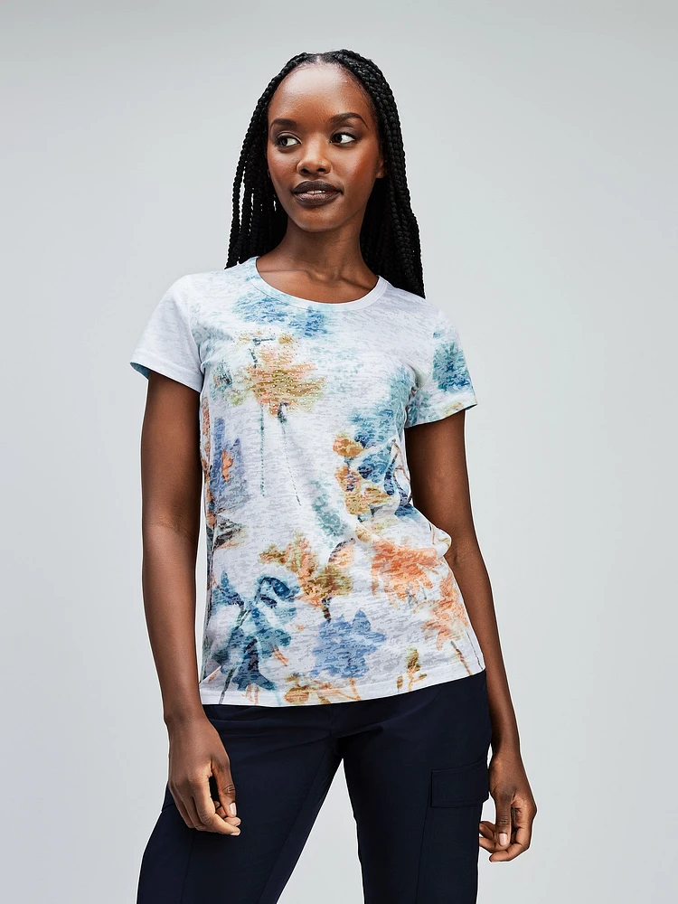 Short-sleeve semi-fitted t-shirt
