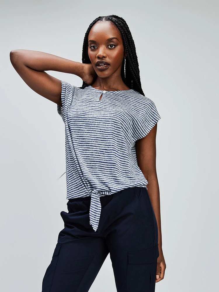 Short-sleeve semi-fitted t-shirt