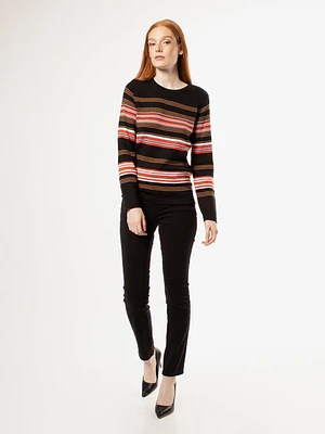 Long-sleeve semi-fitted pullover sweater