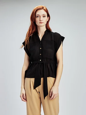 Blouse sans manches semi-ajustée