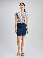 Short straight skirt