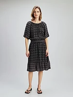 Short-sleeve semi-fitted t-shirt