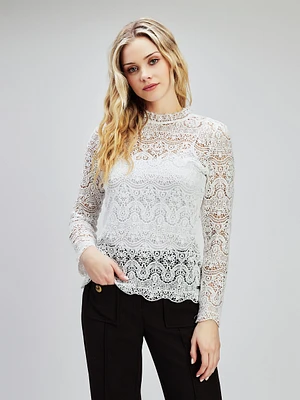 Long-sleeve semi-fitted t-shirt