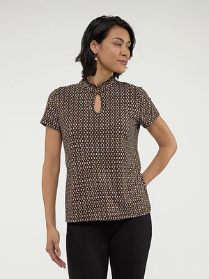 Short-sleeve semi-fitted t-shirt