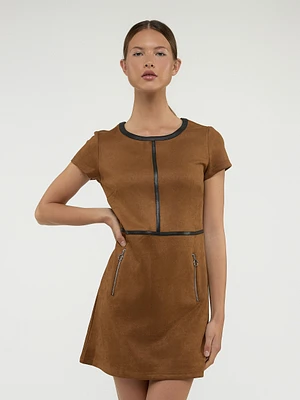 Short-sleeve semi-fitted tunic