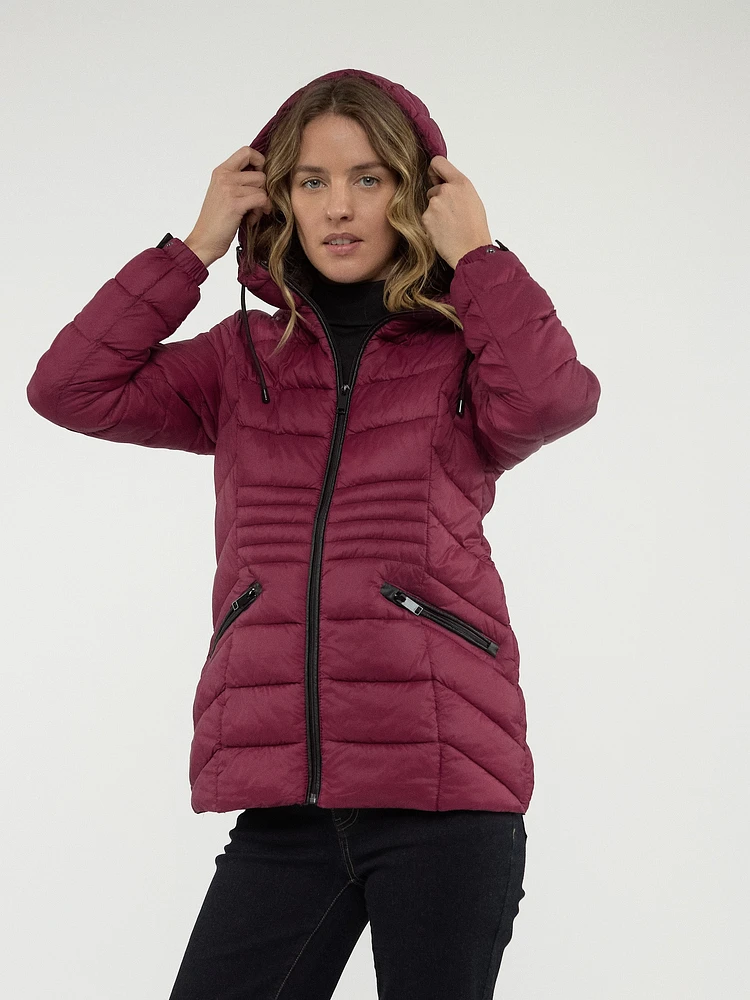 Short semi-fitted coat