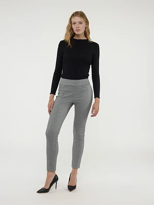 Narrow fitted pull-on pant
