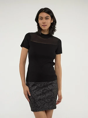 Short-sleeve fitted pullover sweater