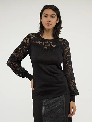 Long-sleeve semi-fitted t-shirt
