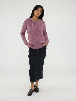 Long-sleeve semi-fitted pullover sweater