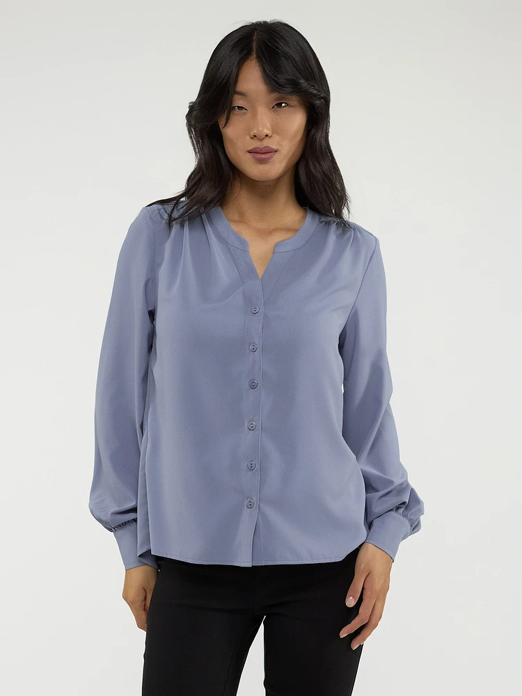 Long-sleeve semi-fitted blouse with buttons