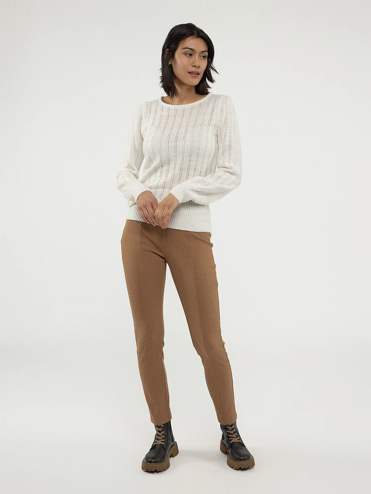 Long-sleeve semi-fitted pullover sweater