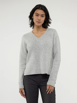 Long-sleeve loose pullover sweater