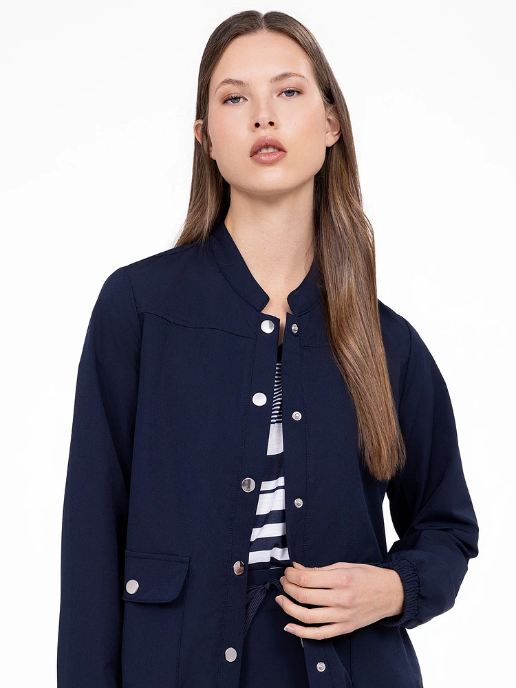 Semi-fitted long-sleeve jacket