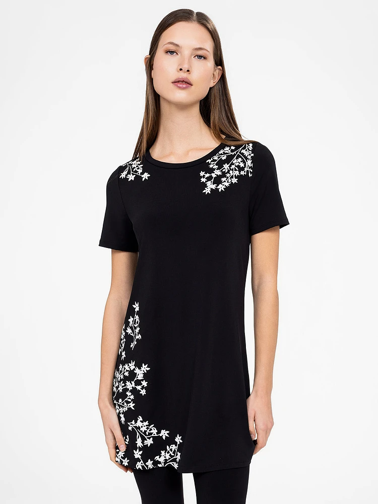 Short-sleeve semi-fitted tunic
