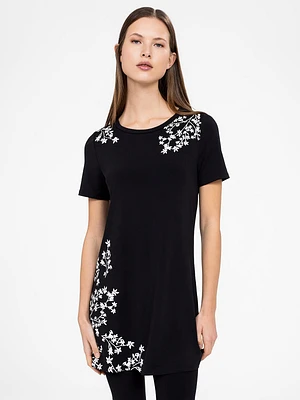 Short-sleeve semi-fitted tunic