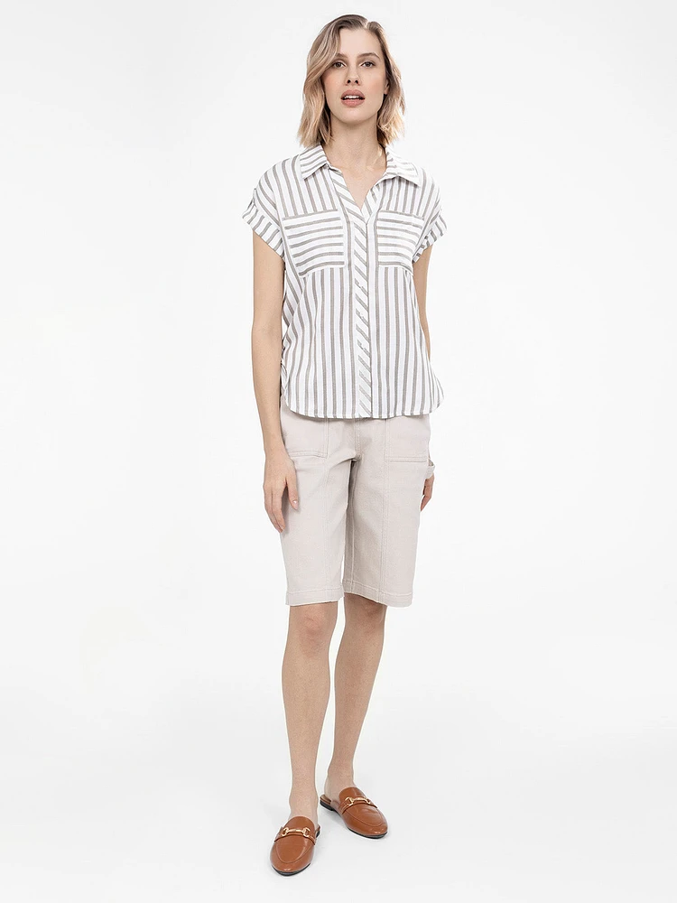 Short-sleeve semi-fitted blouse with buttons