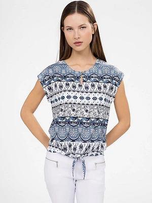 Short-sleeve semi-fitted t-shirt