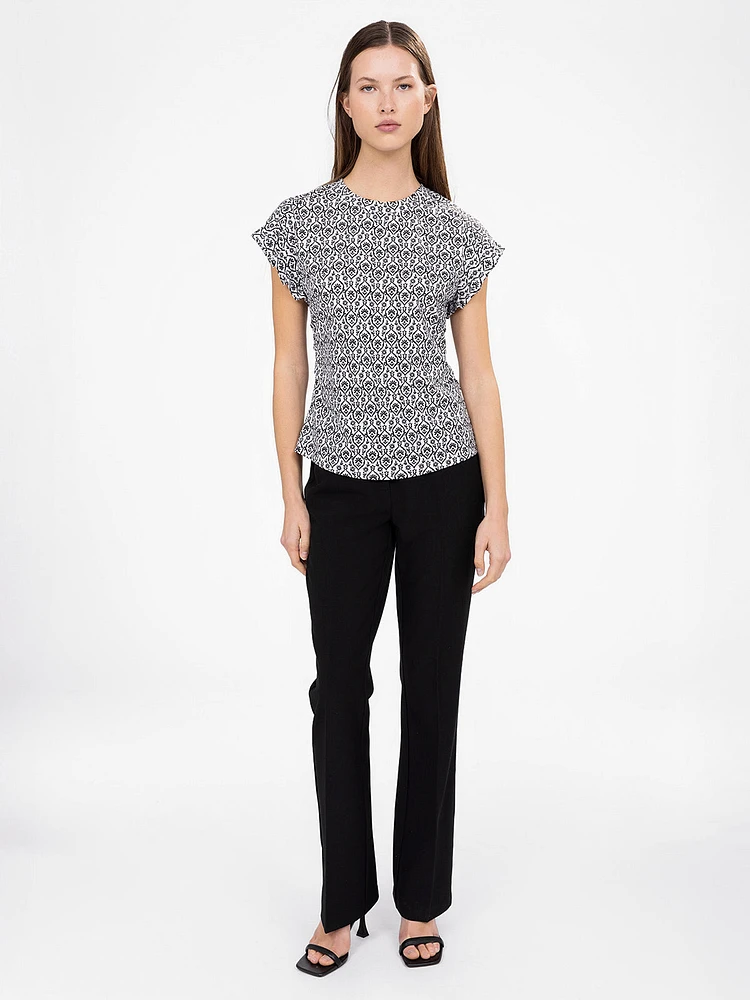 Short-sleeve semi-fitted t-shirt