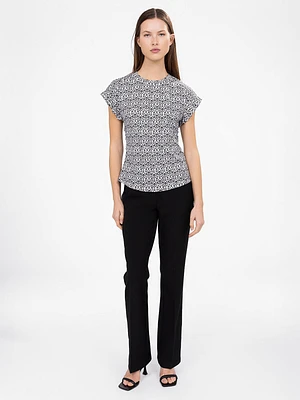 Short-sleeve semi-fitted t-shirt