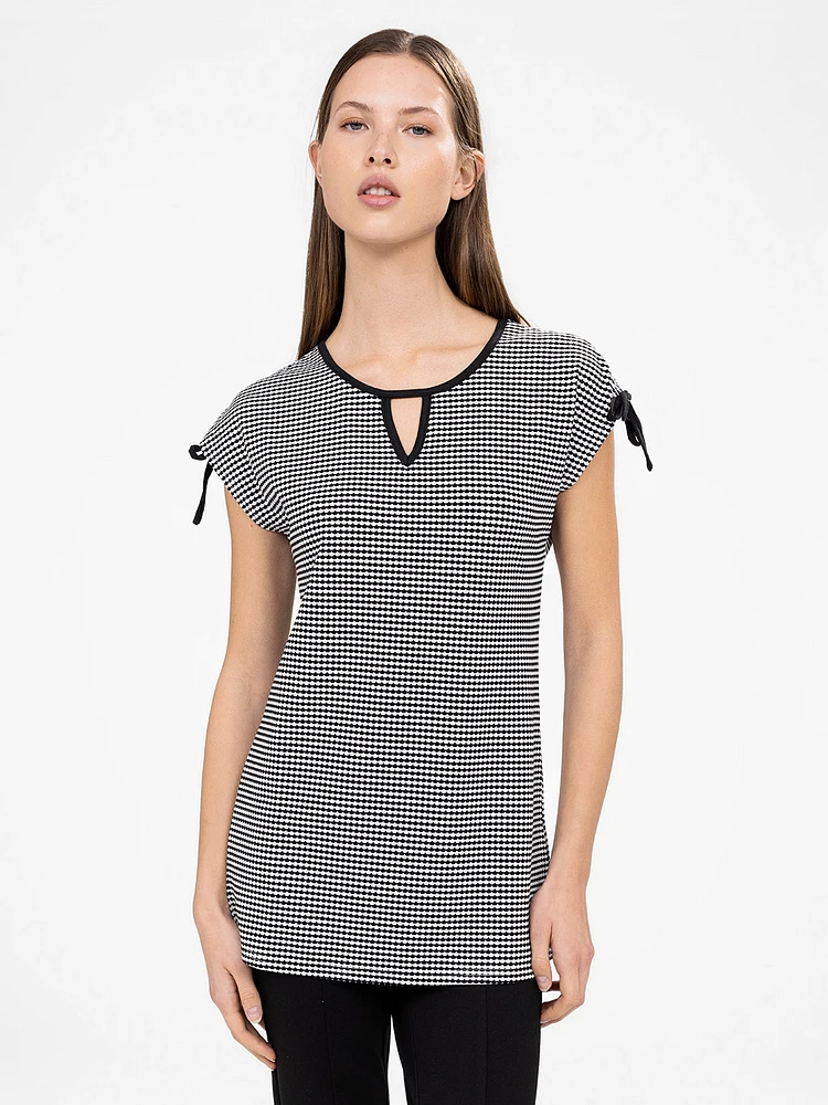 Short-sleeve semi-fitted tunic
