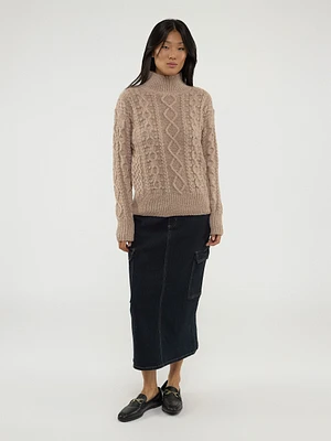 Long-sleeve semi-fitted pullover sweater