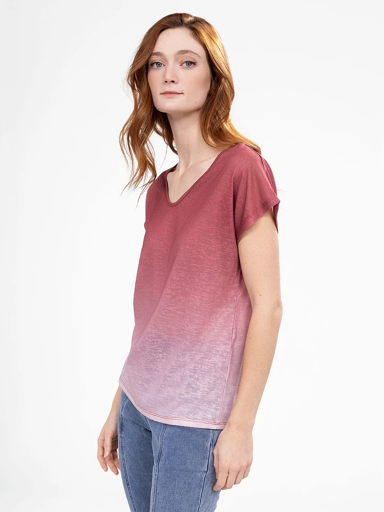 Short-sleeve semi-fitted t-shirt