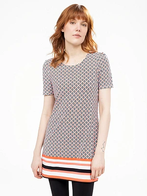Short-sleeve semi-fitted tunic