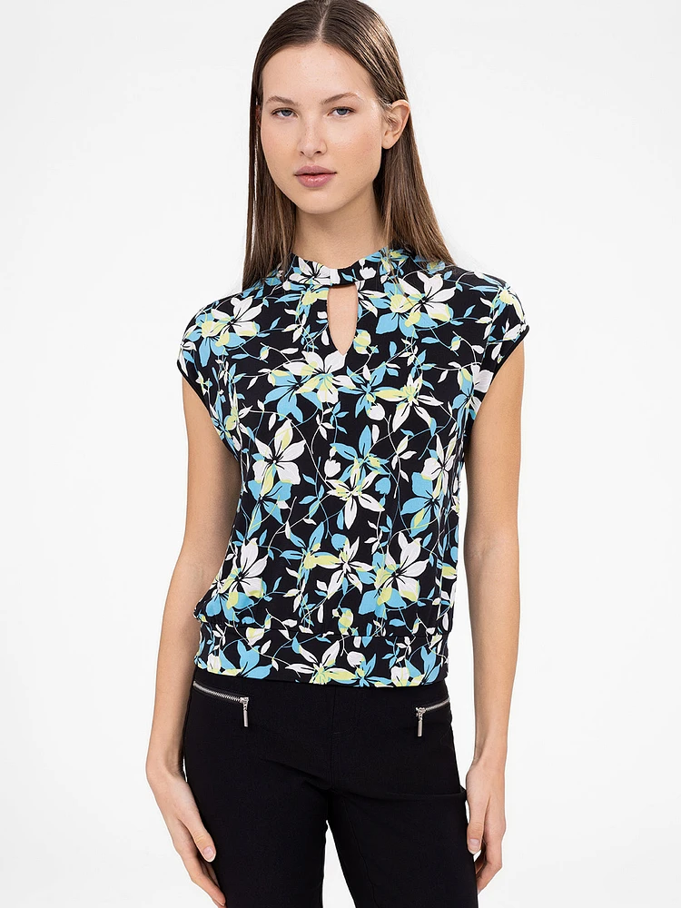 Short-sleeve semi-fitted t-shirt