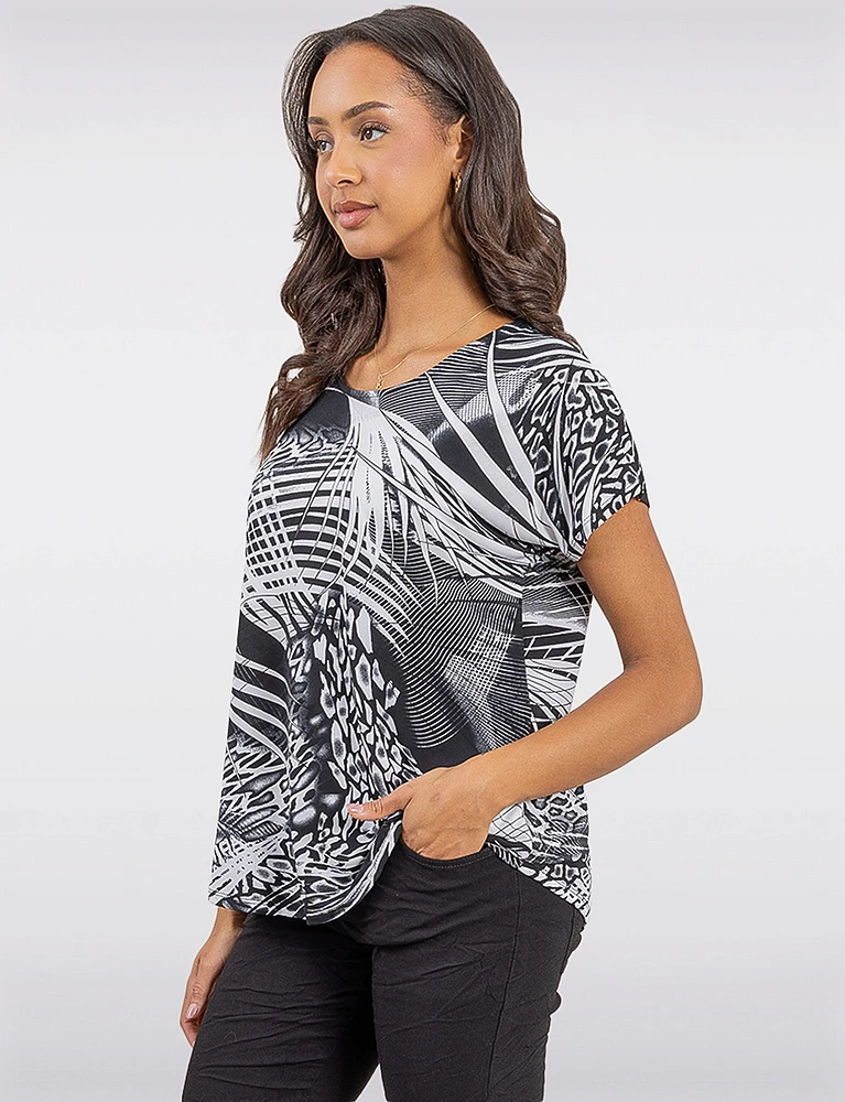 Chic Short Sleeve Black & White Abstract Tunic with Curved Hem by Vamp