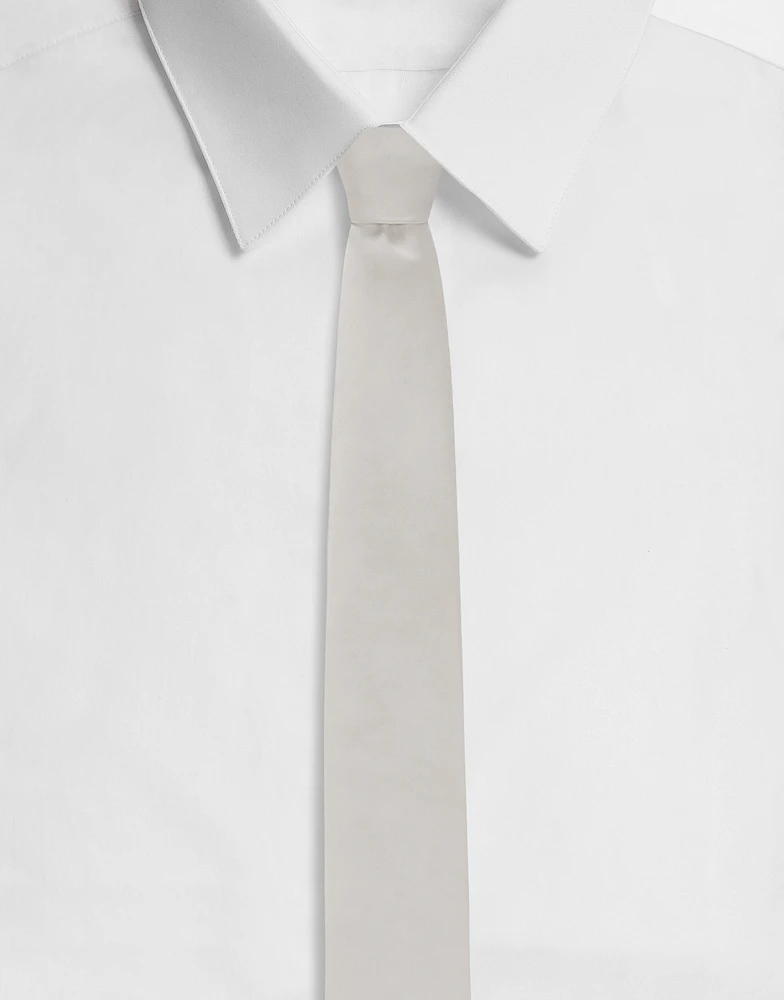 Silk tie with DG logo