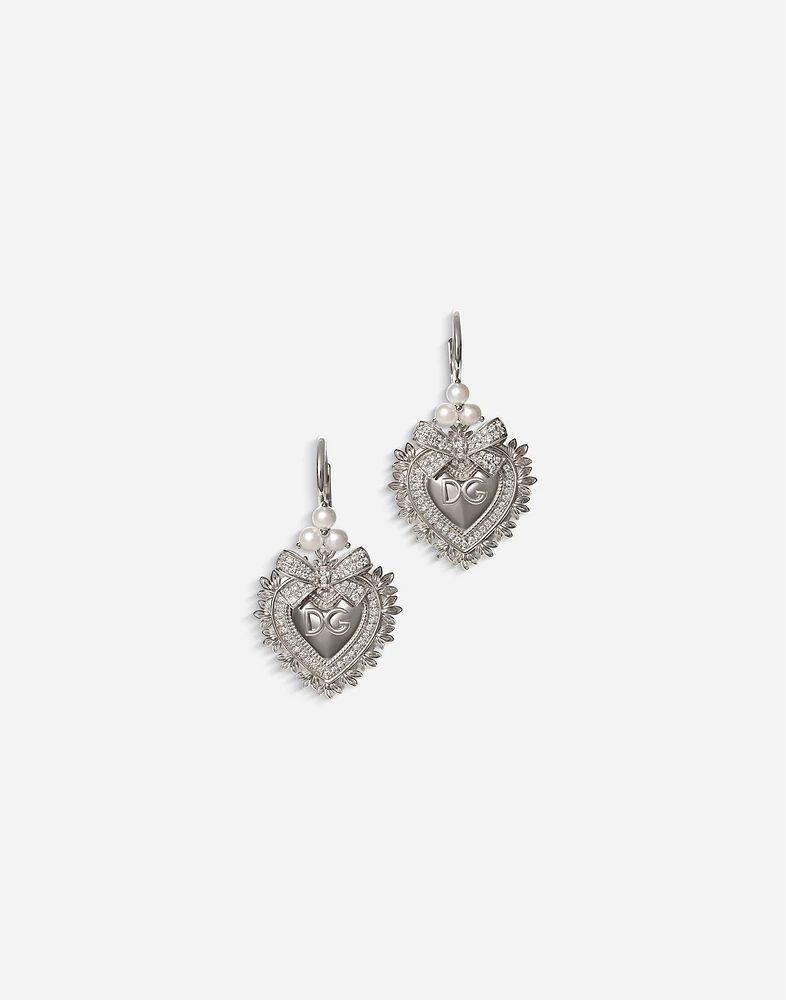 Devotion Earrings 18 carat white gold, diamonds and pearls