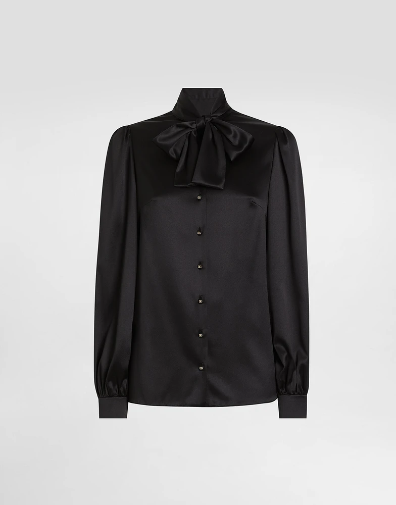 Satin shirt with pussy-bow